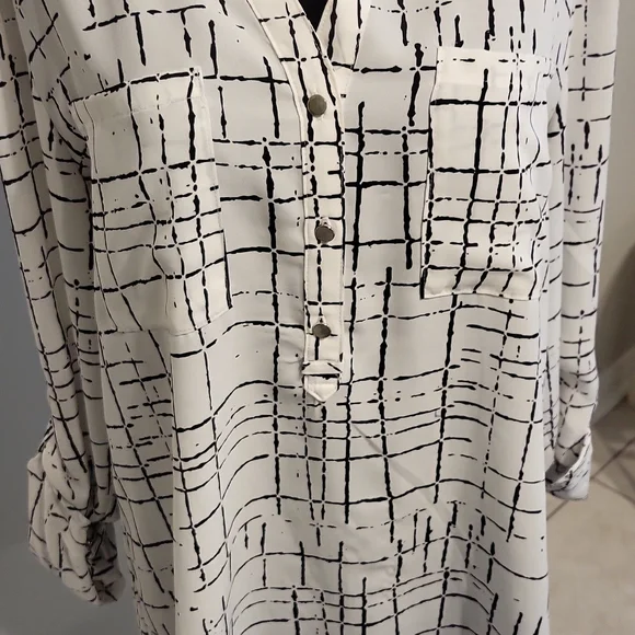 Reitmans blouse - Picture 3 of 8